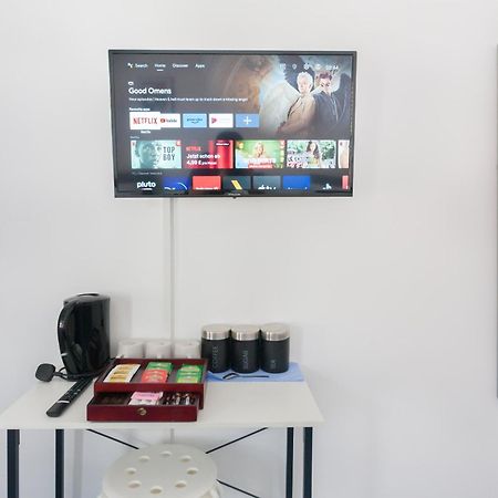 Wood Green Budget Rooms - Next To Mall & Metro Station - 10 Min To City Center Londra Esterno foto