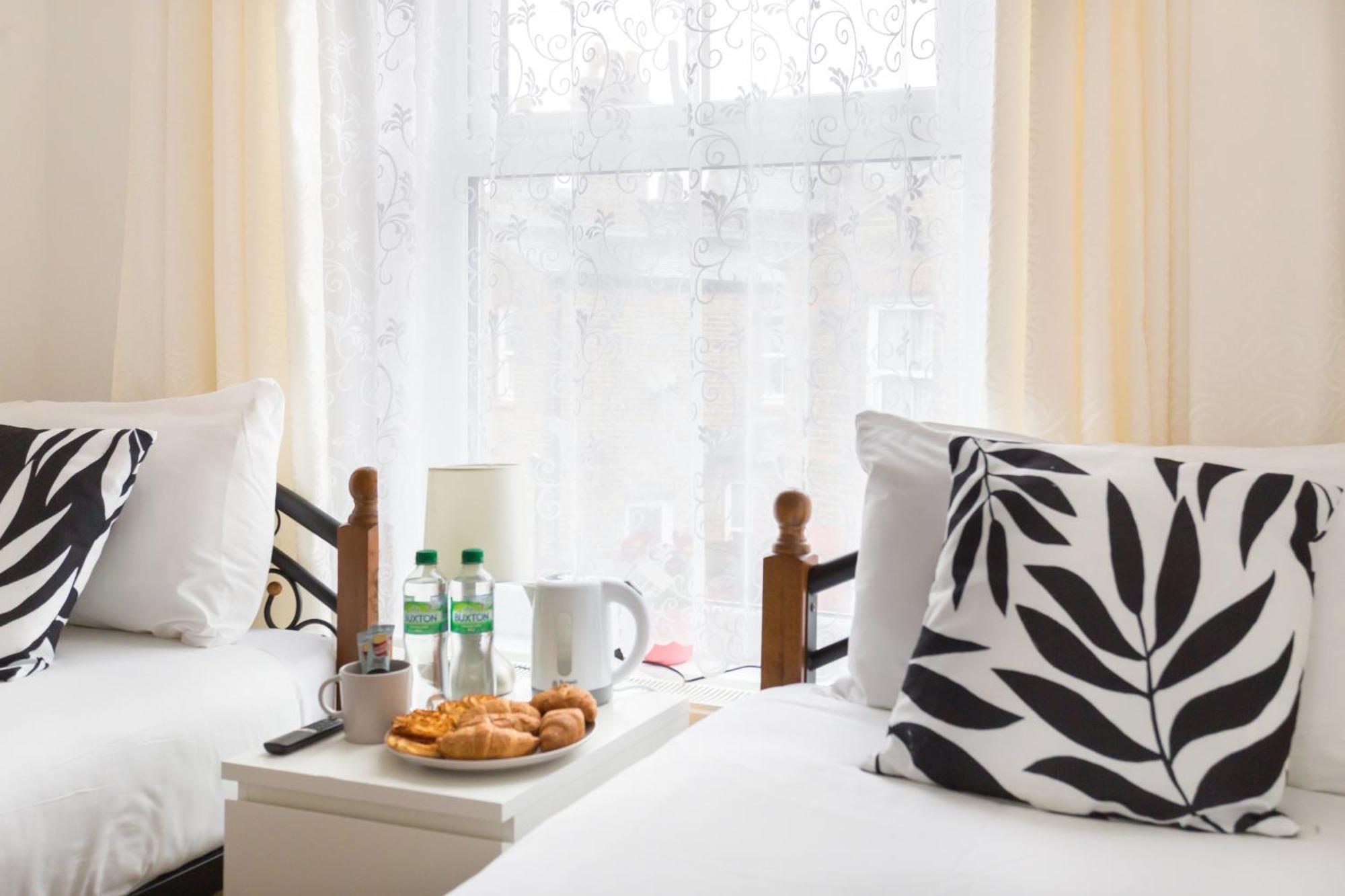 Wood Green Budget Rooms - Next To Mall & Metro Station - 10 Min To City Center Londra Esterno foto
