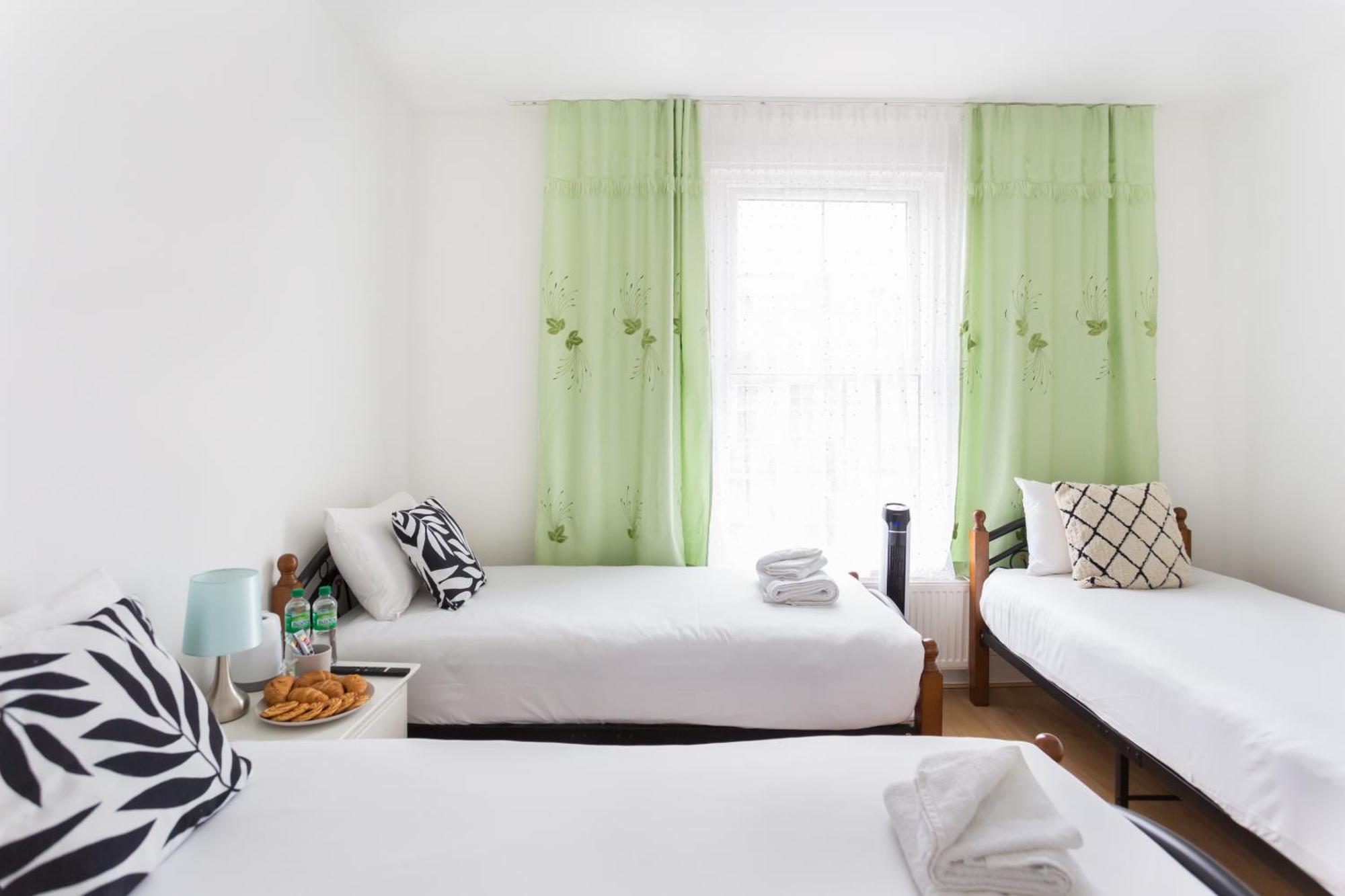 Wood Green Budget Rooms - Next To Mall & Metro Station - 10 Min To City Center Londra Esterno foto