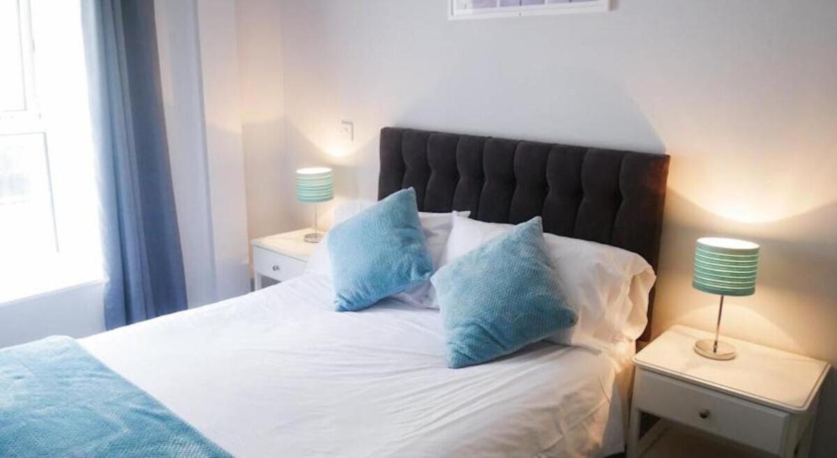 Wood Green Budget Rooms - Next To Mall & Metro Station - 10 Min To City Center Londra Esterno foto