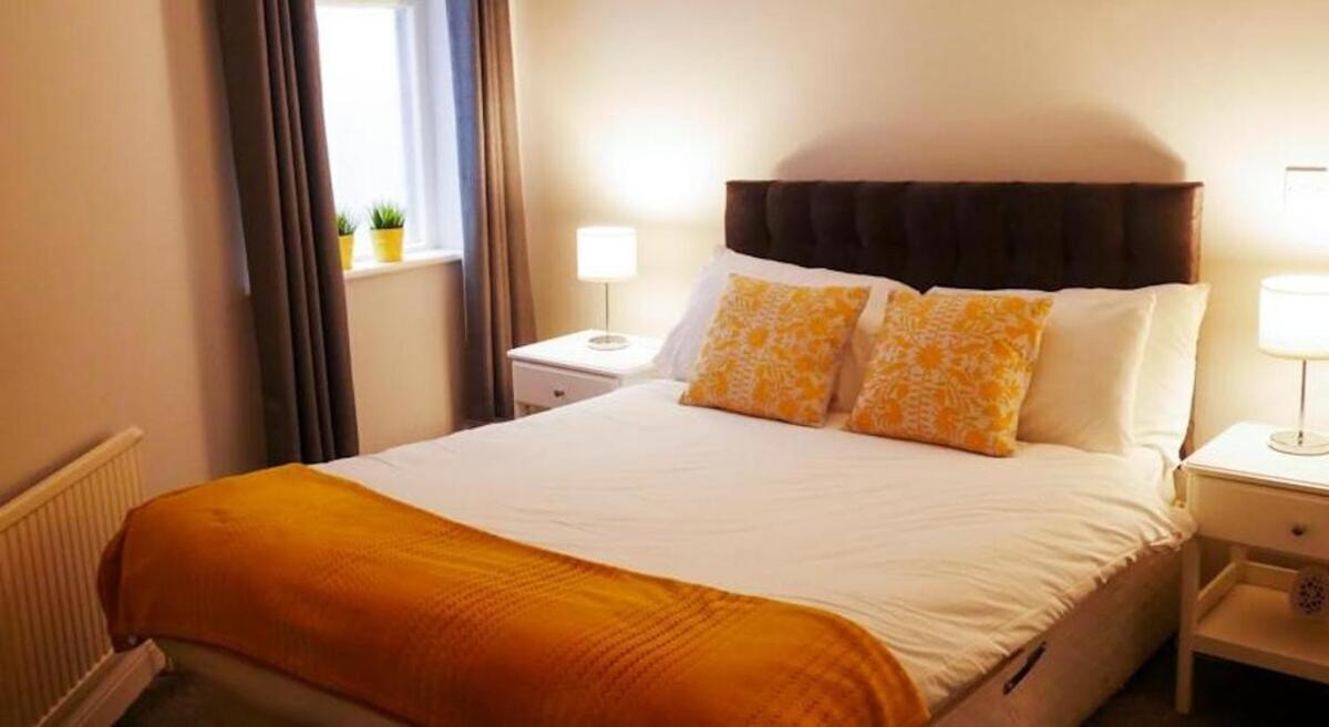 Wood Green Budget Rooms - Next To Mall & Metro Station - 10 Min To City Center Londra Esterno foto