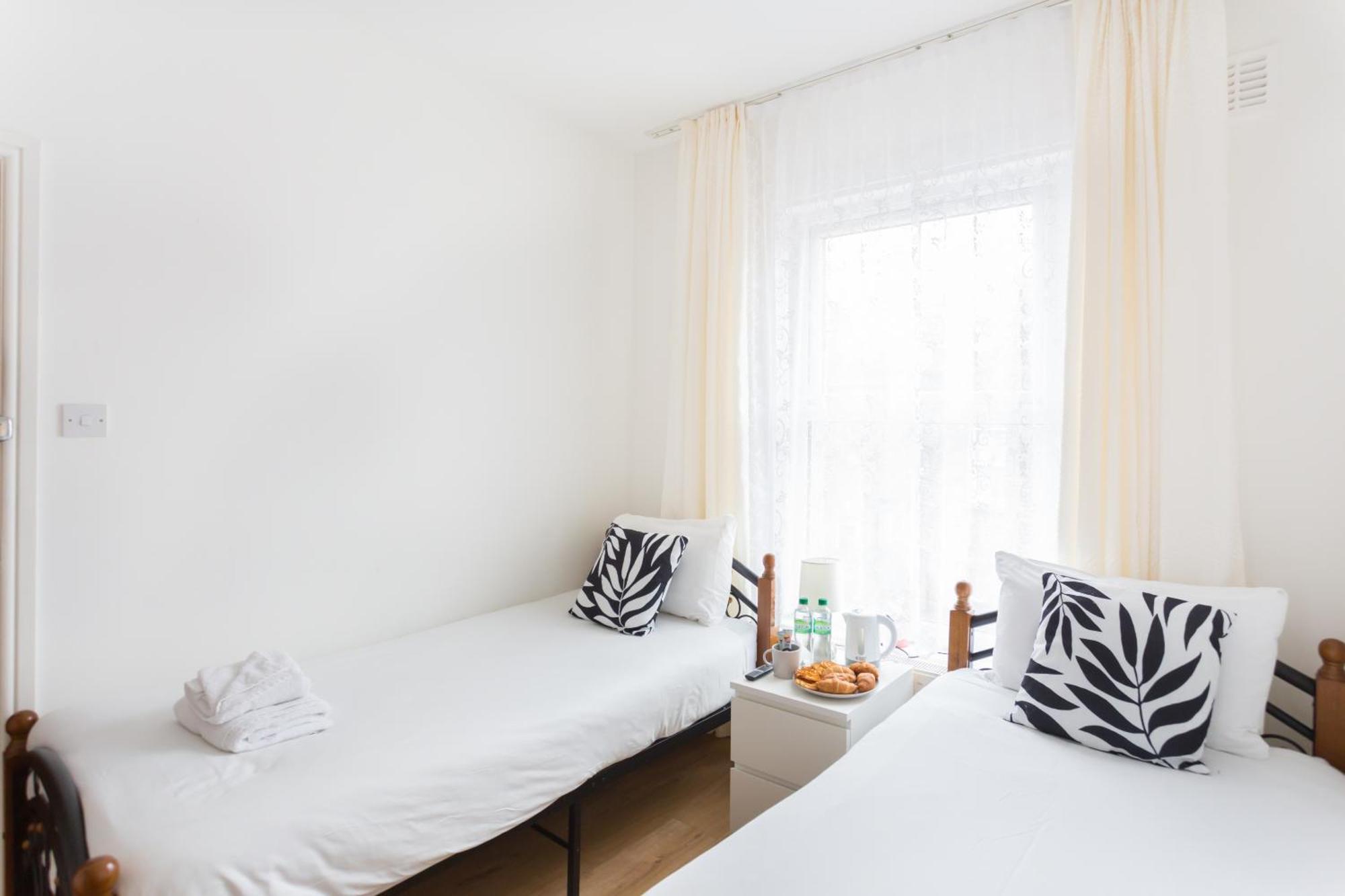 Wood Green Budget Rooms - Next To Mall & Metro Station - 10 Min To City Center Londra Esterno foto