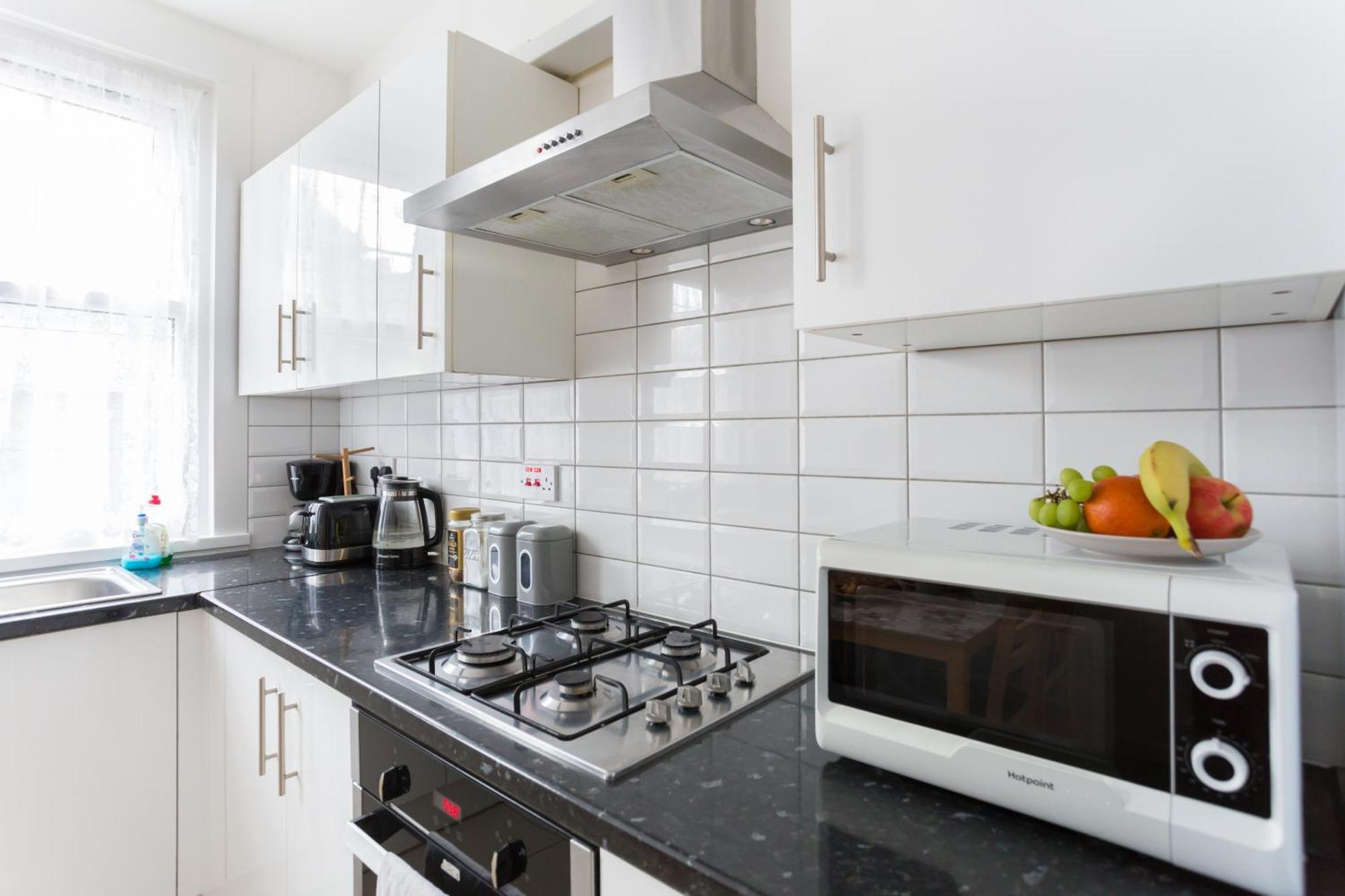 Wood Green Budget Rooms - Next To Mall & Metro Station - 10 Min To City Center Londra Esterno foto